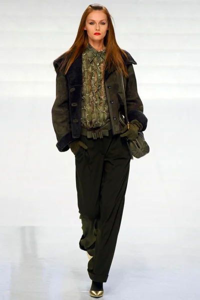 Look 32